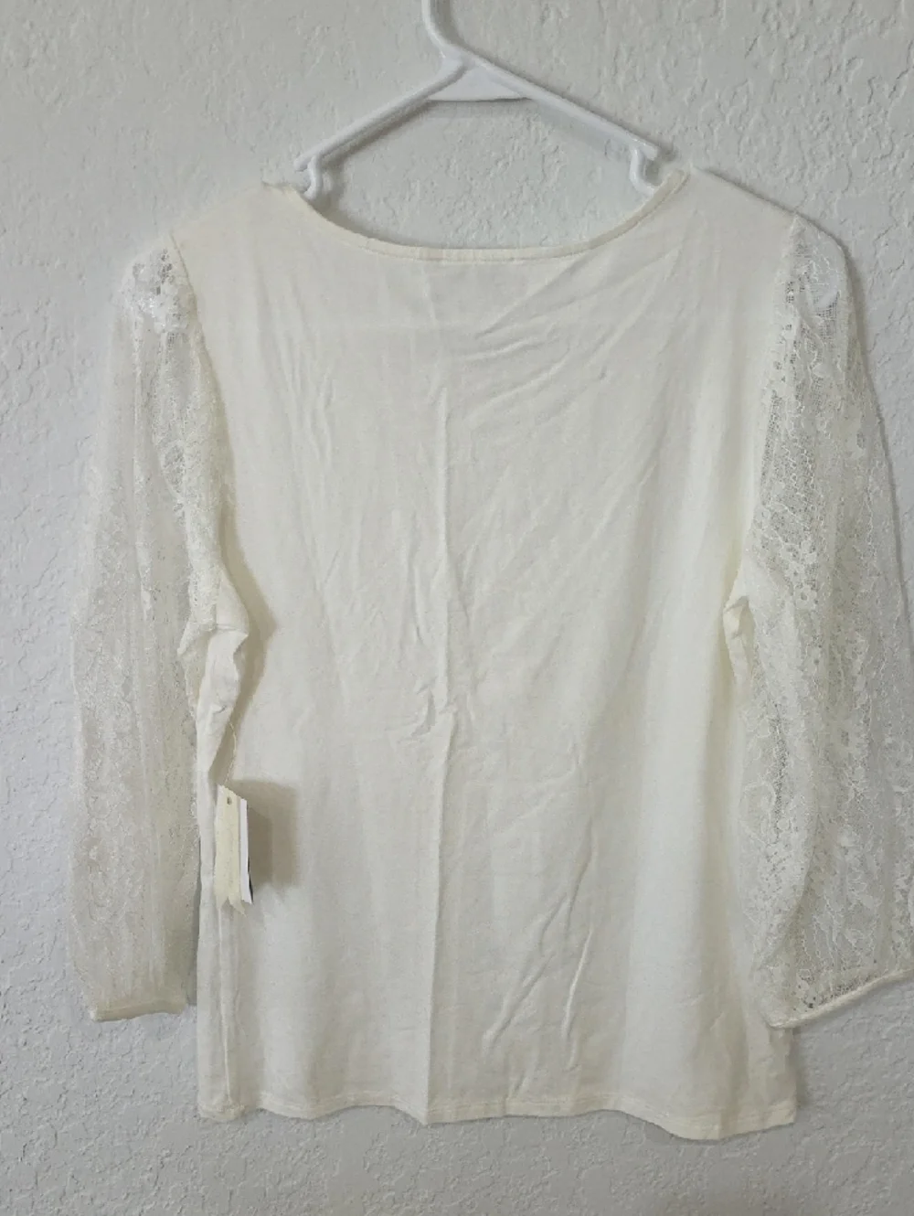 Carmen Marc Valvo Cream Lace-Sleeve Scoop Neck Top Size S - Picture 3 of 3